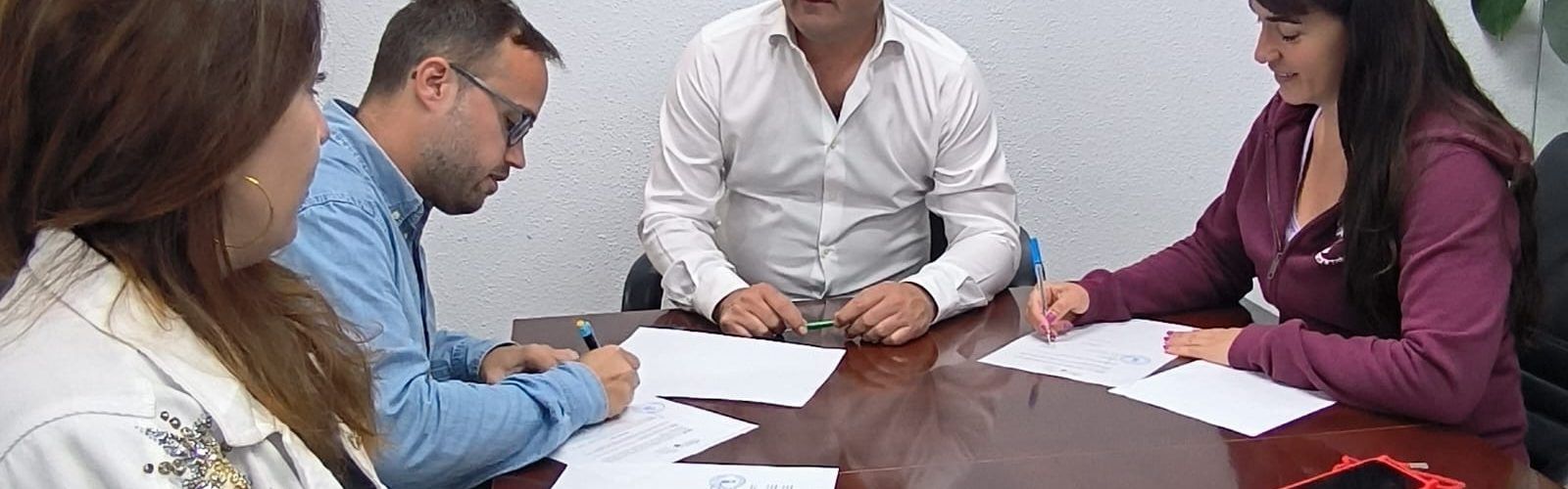 L’Ajuntament de Peníscola i l’Associació Mènades d’Irta signen un conveni de col·laboració