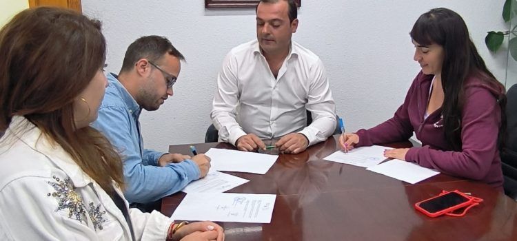 L’Ajuntament de Peníscola i l’Associació Mènades d’Irta signen un conveni de col·laboració