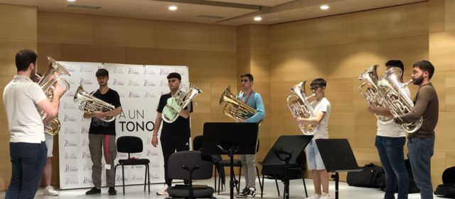 Gran èxit del I Festival de Tubes i Bombardins A UN TONO a Santa Magdalena