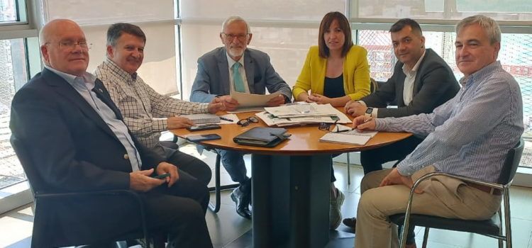 Benicarló, Peníscola i Vinaròs reclamen la millora del transport interurbà en autobús