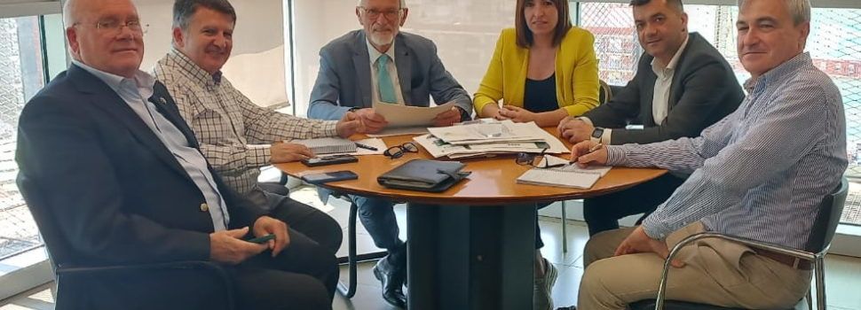 Benicarló, Peníscola i Vinaròs reclamen la millora del transport interurbà en autobús