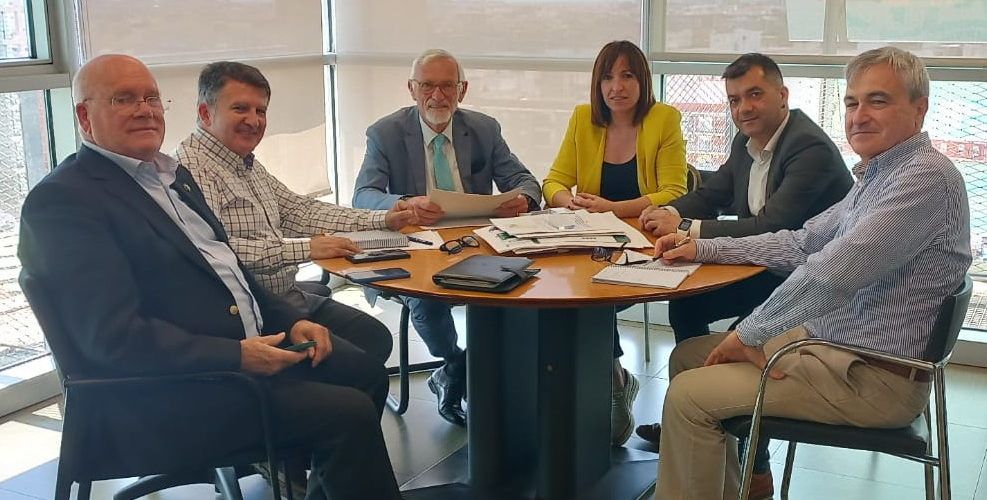 Benicarló, Peníscola i Vinaròs reclamen la millora del transport interurbà en autobús