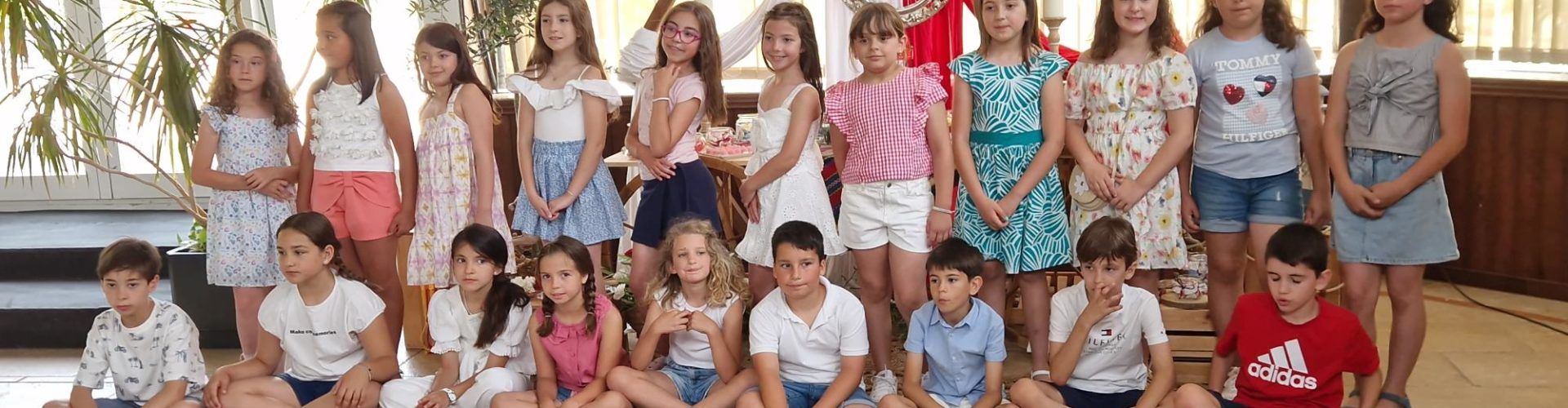 Presentació de les set dames i cavallers de festes infantils dels col·legis de Vinaròs