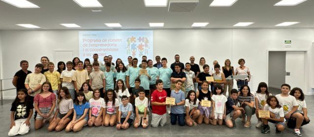 Més de 300 alumnes de 9 escoles com les d’Ulldecona, la Sénia i Santa Bàrbara participen en el programa de la Diputació per al foment de l’emprenedoria i el cooperativisme