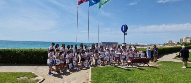 Hissada de la Bandera Blava a la Platja Fora Forat