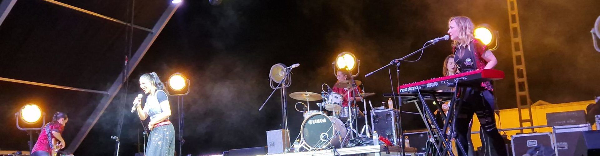 Actuació del grup femení Rocking Girls