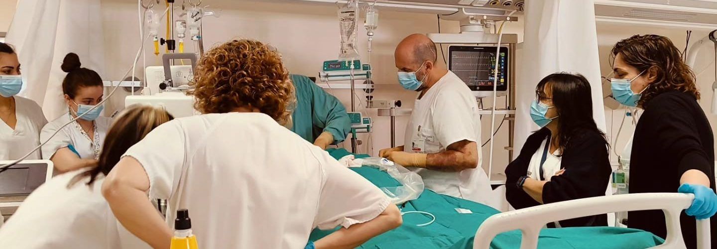 La ràpida actuació salva la vida a una infermera de Vinaròs que entrà en parada cardíaca atenent una pacient