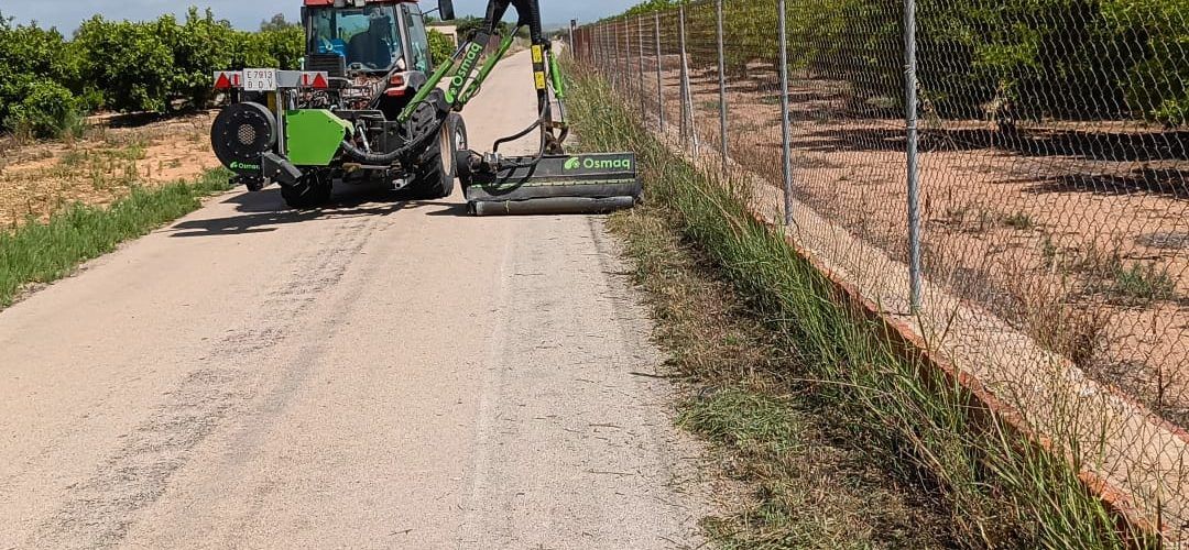Agricultura realitza el desbrossament dels camins rurals