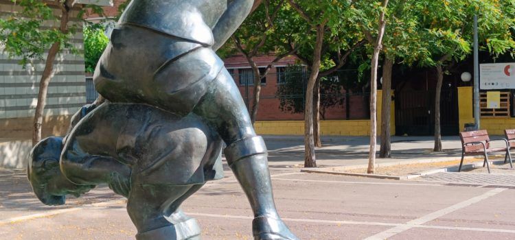 Vora l’Ebre: Sobre l’escultura “La Viola”, d’Innocenci Soriano-Montagut
