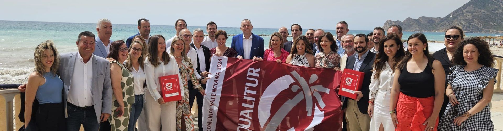 Turisme Comunitat Valenciana atorga la bandera Qualitur a platges i cales de 39 municipis, entre ells Vinaròs, Peníscola i Alcalà