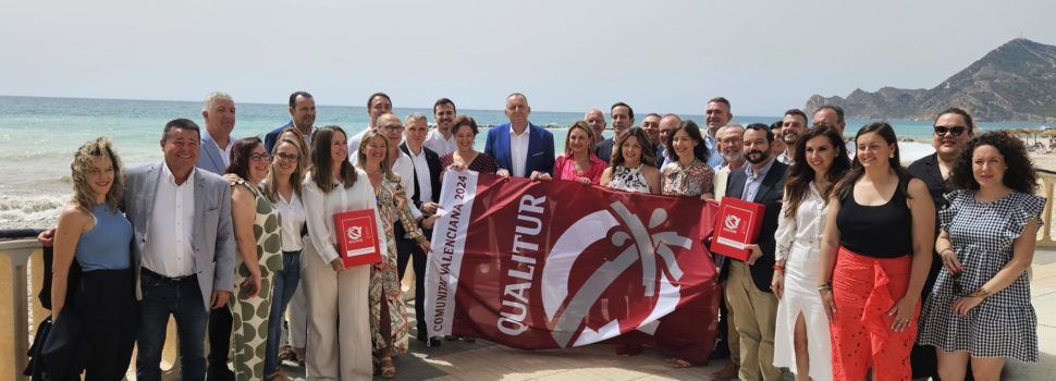 Turisme Comunitat Valenciana atorga la bandera Qualitur a platges i cales de 39 municipis, entre ells Vinaròs, Peníscola i Alcalà