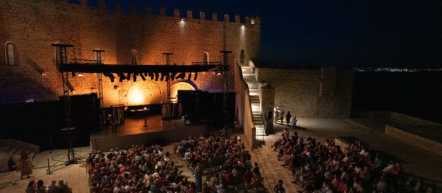 El actor Carlos Hipólito y dos Premios Nacionales de Teatro (Ana Zamora y Ricardo Iniesta) en el XXVII Festival de Teatro Clásico Castillo de Peñíscola