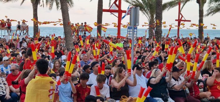 La final de l’Eurocopa, viscuda amb intensitat al passeig