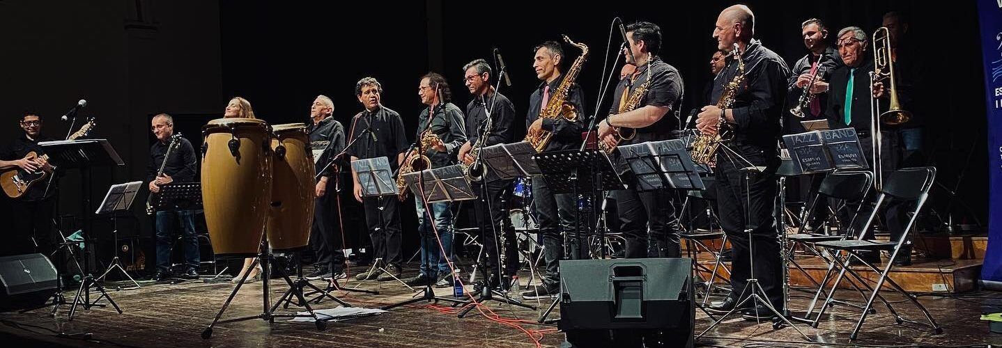 Concert Esmuvi Jazz Band a la Plaça de Bous de Vinaròs