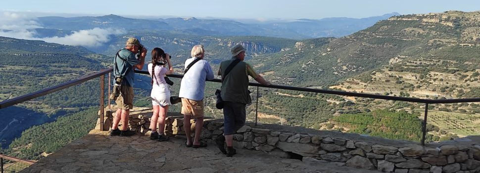 Periodistes europeus viatgen a Ares per a albirar aus i captar nous turistes