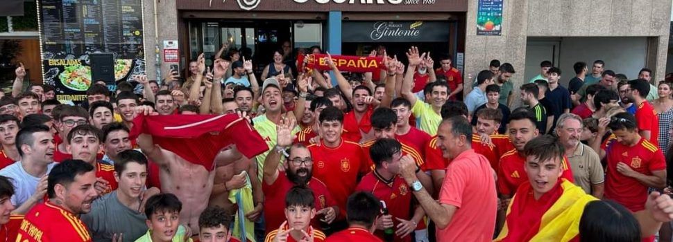 El passeig marítim de Vinaròs viu la celebració de la victòria contra Alemània