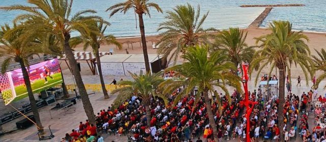 Animació amb Dj i pantalla gegant per viure al passeig de Vinaròs l’Espanya-França