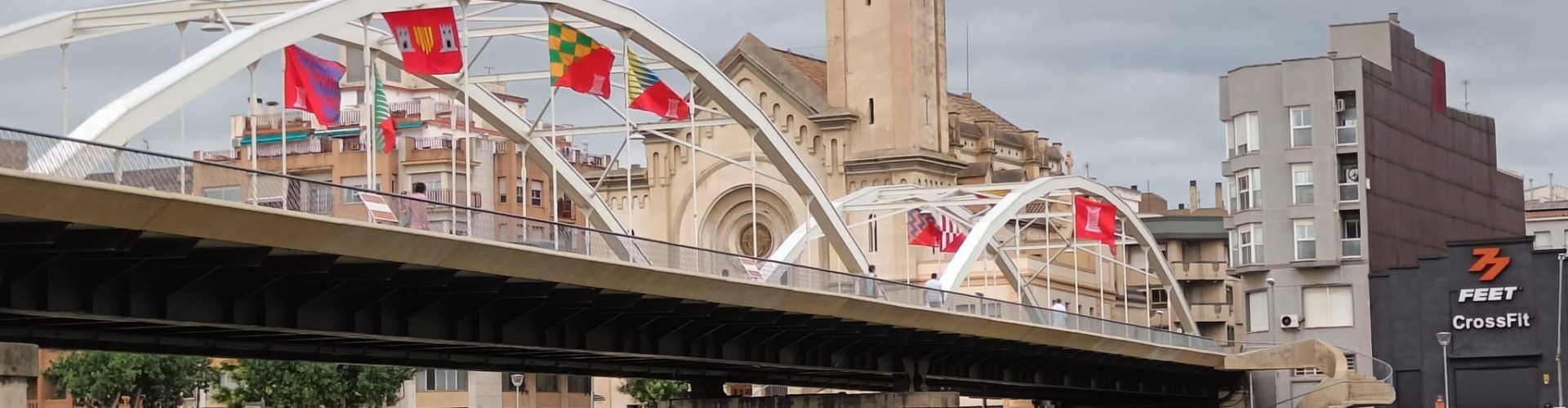 Fotos: així s’adorna Tortosa per la Festa del Renaixement