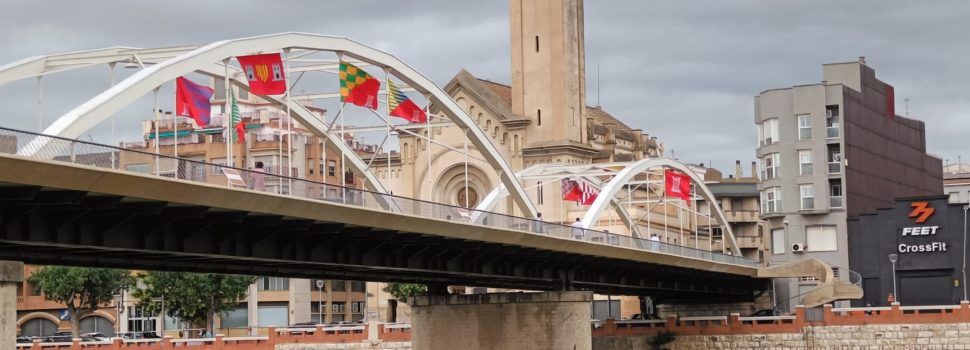Fotos: així s’adorna Tortosa per la Festa del Renaixement
