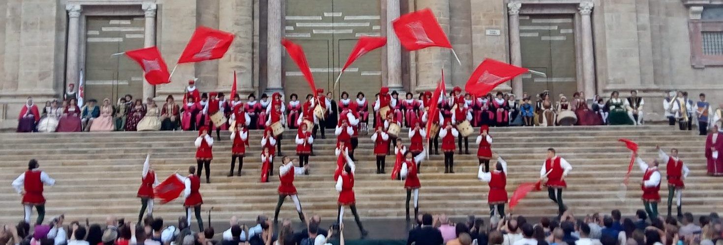Esplendor en la inauguració de la XXVII Festa del Renaixement de Tortosa
