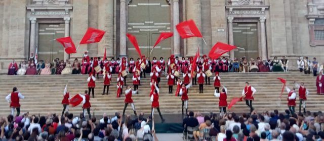Esplendor en la inauguració de la XXVII Festa del Renaixement de Tortosa