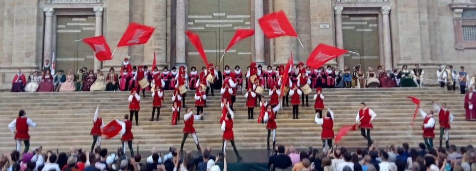 Esplendor en la inauguració de la XXVII Festa del Renaixement de Tortosa