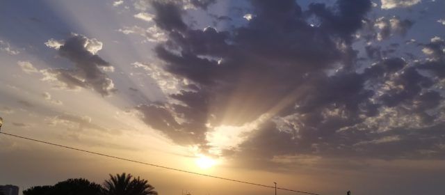El “parte” del temps: diumenge podria fer un rato de mestral, que agranaria l’aire africà