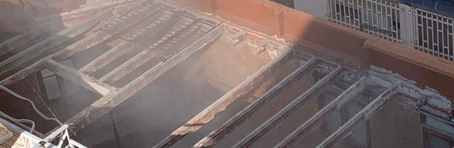 Incendi en una casa deshabitada del carrer Sant Sebastià