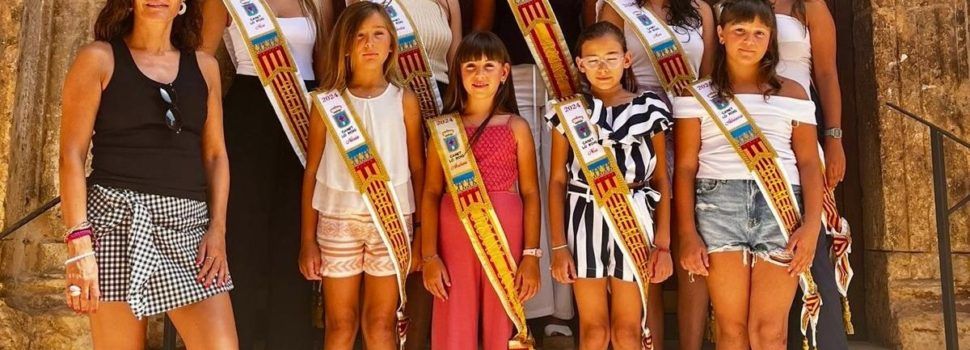 Canet lo Roig fa l’entrega oficial de la banda i el programa a les Reines i Dames de les Festes
