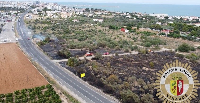 Un incendio frente al Portal del Mediterráneo cortó la N-340a