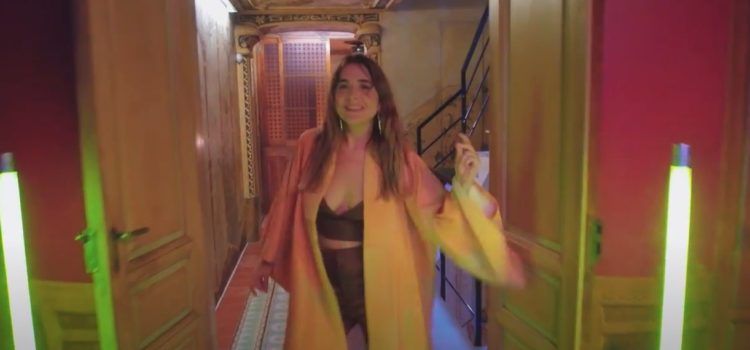 Mía Fuentes i Na Bóka Noti fusionen estils en un videoclip rodat a la Casa O’Connor d’Alcanar