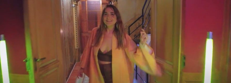 Mía Fuentes i Na Bóka Noti fusionen estils en un videoclip rodat a la Casa O’Connor d’Alcanar