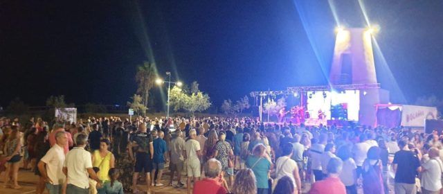Peníscola amplia amb concerts, música country, flamenc, rumba i circ les activitats estivals