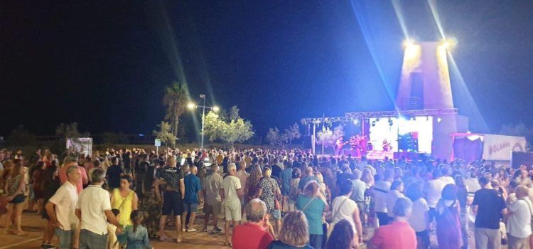 Peníscola amplia amb concerts, música country, flamenc, rumba i circ les activitats estivals