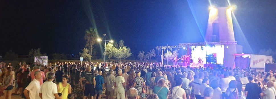 Peníscola amplia amb concerts, música country, flamenc, rumba i circ les activitats estivals