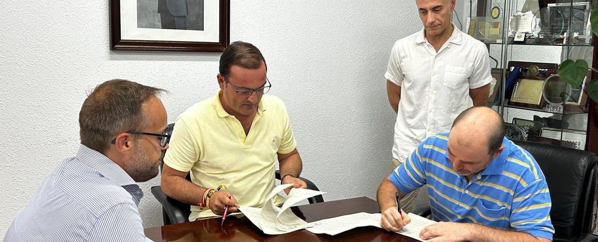 L’Ajuntament de Peníscola, amb la DO de la carxofa de Benicarló
