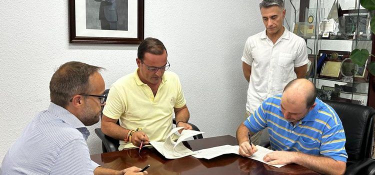 L’Ajuntament de Peníscola, amb la DO de la carxofa de Benicarló