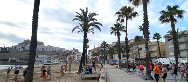 Peníscola programa esport i activitats infantils a la seua platja i passeig