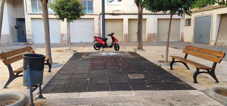 Retirada la caseta de la colonia de gatos de la calle Andorra