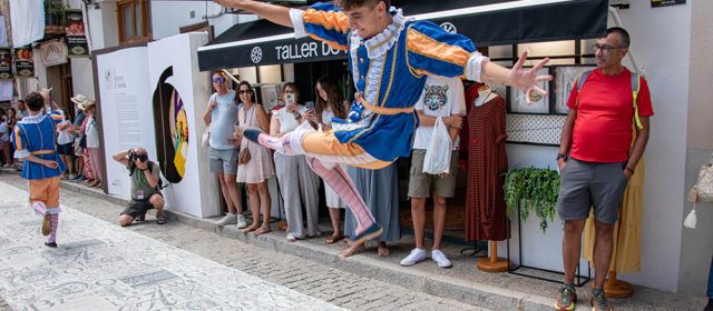 El dia de l’Ajuntament i el Clergat obre el novenari festiu del 55 Sexenni de Morella