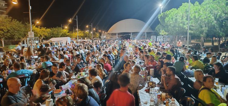 Summer Carnaval: sopar amb pluja i discomòbil