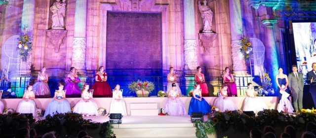 Alcalà de Xivert celebra la presentació de les festeres de les Festes Patronals 2024