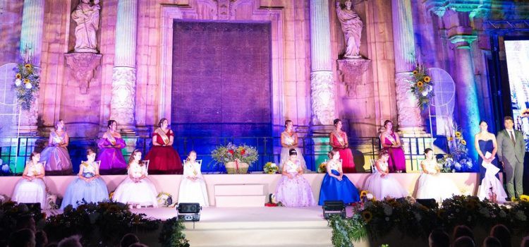 Alcalà de Xivert celebra la presentació de les festeres de les Festes Patronals 2024