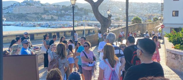 Més de 15.000 persones participen en les activitats de Turisme a Peníscola 
