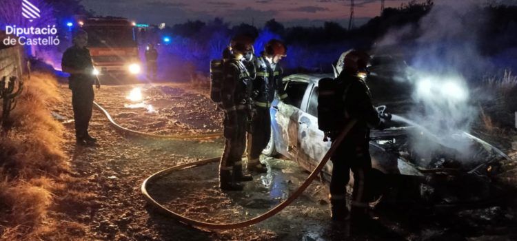 Incendio de un vehículo en Peñíscola