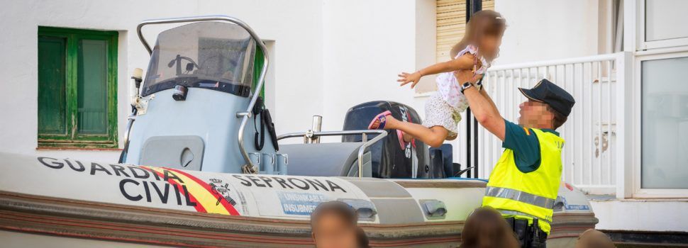 Exhibición de medios humanos y materiales de la Guardia Civil en La Ràpita