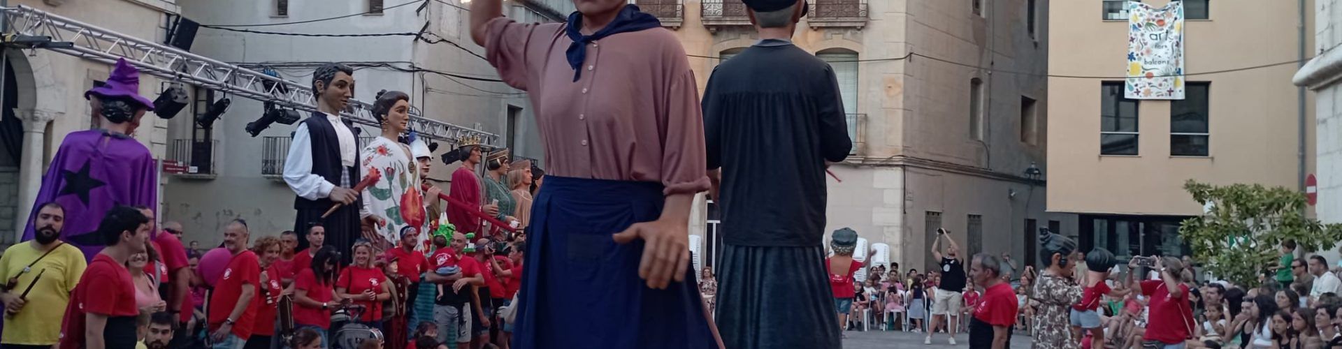 Àmplia participació vinarossenca en la trobada de gegants ampostina