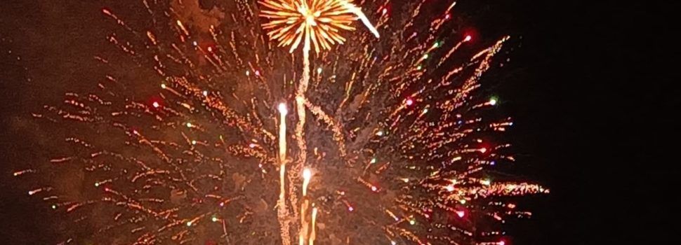 Fi de festes a Amposta amb castell de focs