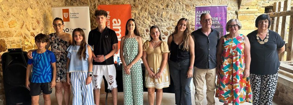 Més de 200 xiquets, xiquetes i joves participen al XVI Concurs Literari i Fotogràfic Carles Salvador