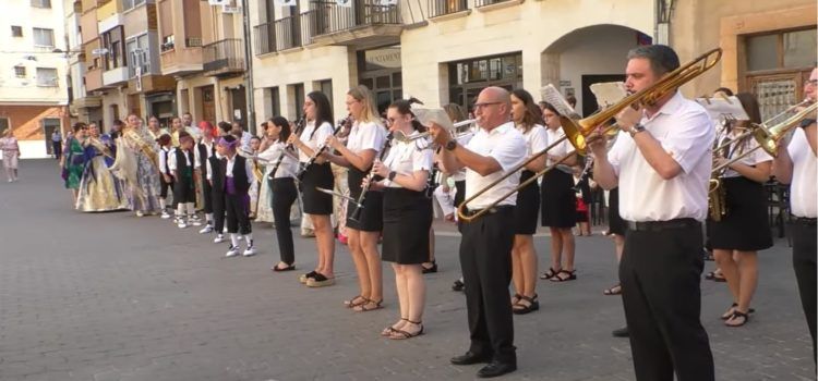 Ball de la Dansa i processó a les festes de La Jana